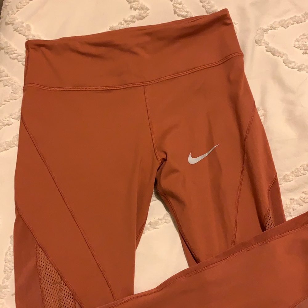 Nike running leggings in rust! Super adorable